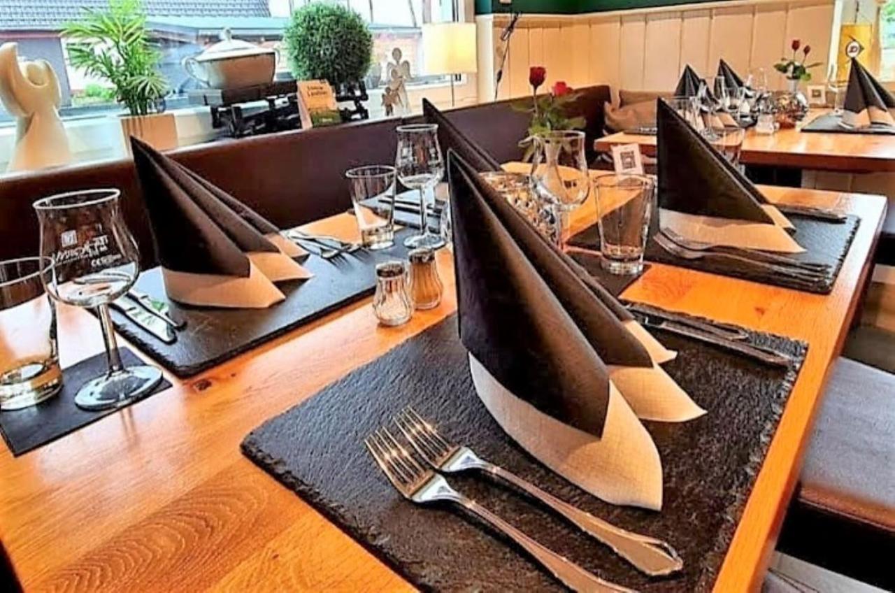 Hotel & Restaurant Huellen Barweiler Exteriör bild