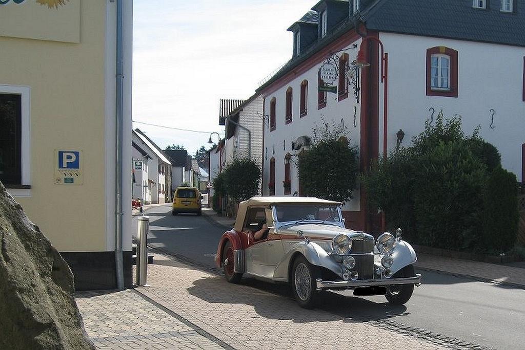 Hotel & Restaurant Huellen Barweiler Exteriör bild